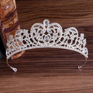 2021 Yeni Vintage Barok Gelin Tiaras Aksesuarları Balo Şapkalar Çarpıcı Sheer Kristaller Düğün Tiaras ve Taçlar 1919