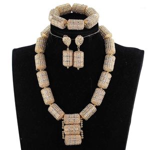 Brincos Colar 2021 Dubai Gold Jewelry Conjuntos Moda Bridal Presente Nigeriano Beads Africano Conjunto de Pingente Chunky QW1194-1