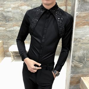 Homens Hot Camisa Slim Fit Manga Longa Primavera Tuxedo Camisa Homens Sexy Lace Retalhamento Casual Festa Vestido Camisas Mens Preto / Branco 201123