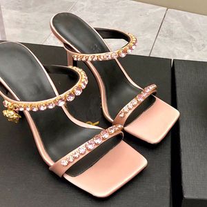 Moda Lüks Tasarımcı Kadınlar Yüksek Topuklu Düğün Külkedisi Ayakkabı Seksi Bayan Kristal Platformlar Gümüş Glitter Elmas Gelin Ayakkabı Topuk Parti Pompaları En Kaliteli