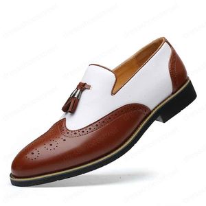 أحذية الزفاف الإيطالية متعطل الرجال كوافير البروغ حذاء أيرلندي أحذية رجالية أزياء كلاسيكية زائد الحجم أحذية جلدية الرجال الكلاسيكية Zapatos
