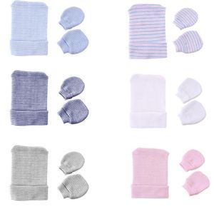 新生児の帽子の手袋をセットした子供たちの編み物を編む綿の帽子と手袋は傷を防ぎ、赤ちゃんの男の子の女の子ストライプキャップTD482のために暖かく保つ