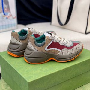 Designerskie trampki Rhyton obuwie męskie damskie Vintage Daddy Sneaker marka Lady Luxury Runner trenerzy Chaussures wielokolorowe buty na platformie 5977