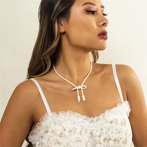 Elegante collana girocollo con fiocco dolce Kpop da sposa semplice collare a catena con clavicola di perle bowknot per gioielli da donna