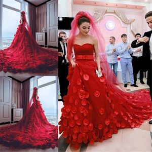 Rotes Tüll-Prinzessin-Kathedralen-Hochzeitskleid 2021, handgefertigte Blumen, plissierter Satin-Schleifengürtel, Empire-Taille, afrikanische Braut-Hochzeitskleid-Kleider
