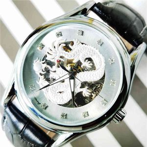 男性のための自動メカニカルウォッチのための高級ホワイトドラゴンディスプレイ腕時計黒純正レザーバンド光学手