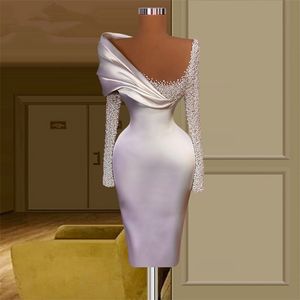 Więcej Perły Suknie Ślubne Syrenki Długie Rękawy Suknia Ślubna Custom Made Długość kolana Ruffles De Mariée