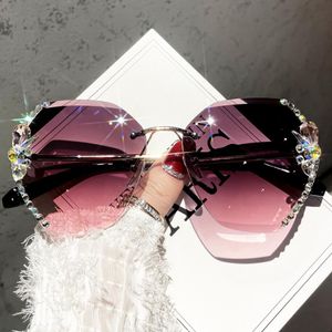 Vintage moda 2022 Novos óculos de sol de diamante Rimless retângulo sem máscaras gradiente verão Viajar óculos de sol para mulheres