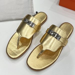 Europäische Fußgrößen großhandel-Ein Wort Schnalle Clip Fußkette Römische Hausschuhe Frauen Sommer Neue europäische und amerikanische Mode Große Flache Sandalen