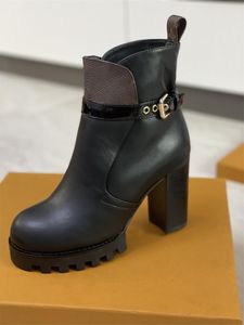 2021 Women Designer Boots Martin Desert Boot Flamingos Love Arrow 100% Real Leather Medal Coarse Non-Slip Winter Shoes Size US5-11