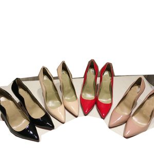Modiga män och kvinnors slippers sandaler, kvinnors flip-flops loafers, svarta vita röda gröna tofflor plus lådor 1902321