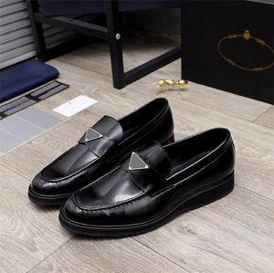 Män Triple Black Brushed Leather Loafers Klänning Skor Röd Bottom Oxfords Brudgum Båt Sneakers Mens Business Bröllopsfest Casual Flat Soles Sneaker EUR40-44