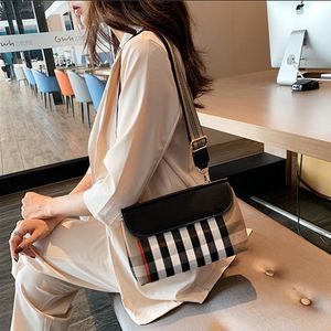 New fashion women handbags ladies designer composite bags lady clutch bag shoulder tote female purse wallet MM size on Sale