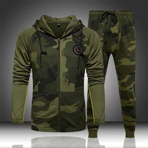 Camo Men Tracksuit Hooded Outerwear Hoodie Set 2 Pieces Autumn Sporting Male Fitness Camouflage Sweatshirts Jacket + Pants Sets 211230