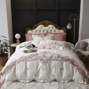 Luxo Branco Rosa Vermelho 100S Egípcio de Algodão Flores Bordado Palácio Europeu Conjunto de Cama de Cama de Edredão Cama de cama / Linho Fronha 201210