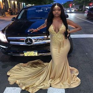 Black Girls Gold Prom Sukienka z koronki Sexy Głębokie V Neck Syrenki Suknie Wieczorowe Sweep Pociąg Satin Night Dinner Formalne Party Suknie Plus Rozmiar Vestidos de Fiesta Noche