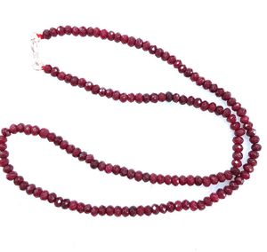 Naturlig x4mm Faceted Red Ruby Gemstone Gemstone Necklace Silver
