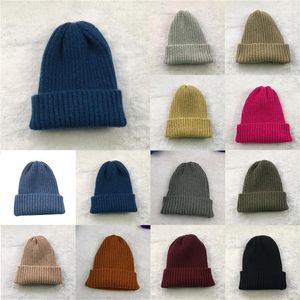 Neue 2020 Winter gestrickte Hüte Feste Farben Beanie Ladies weich warm einfacher Frauen Caps All-Match Beanie für weibliche männliche Schädelhut