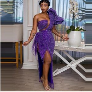 2022 Sexig High Split Purple Sequined Prom Klänningar för Kvinnor Glitter One Shoulder Feather Lång Pageant Klänningar Med Pärlor Beaded Aso Ebi Dress Evening Formellt Slitage