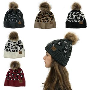 Leopar Örme Şapkalar Pom Kürk Topu Beanies Kadınlar Kış Sıcak Yün Knitthat