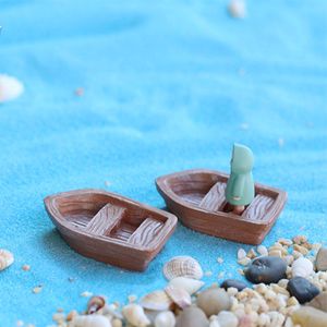 Mini Woden Boat Miniaturowe dekoracje ogrodowe miniaturowe łodzie drewniane małe drewniane figurki akcesoria Ocean Beach Scena ornament 122563