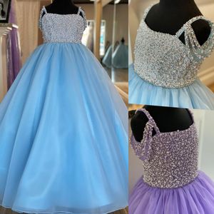 Light Sky-Blue Girl Pageant Dress 2023 Frezowanie Perły Gorset Organza Małe dzieci Urodziny Pasy Lawenda Formalne ubrania imprezowe Suknie Niemowlę Maluch Nastolatki Preteen Long