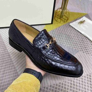 Men black formal dress shoes handmade cowskin leather matte patent designer man loafers for business party with box