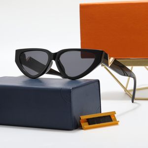 Augen Liegend großhandel-Sommer Designer Sonnenbrille Strandbrille Mode Katze Eye Full Frame Brief Design Für Mann Frau Farbe Gute Qualität