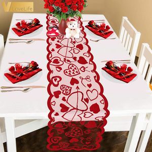 Amore Runner da tavola Cuore rosso Stampa Decorazioni Pizzo rosso Festa di nozze Regalo di San Valentino Tovaglia per la casa 33x183 cm / 13x72 pollici C0125