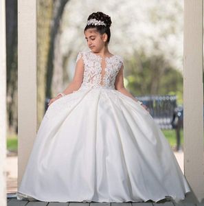 Jewel Neck Long Sleeves Lace Flower Girls Dresses for Wedding Beaded Appliques Princess Satin First Communion Dresses Baptism Pageant Gowns