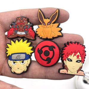 SOLE SALE 50PCS JAPAN ANIME PVC أحذية الإبزيم إكسسوارات مضحكة DIY Cartoon Animals Decoration Jibz for Croc Charms Kid Gift