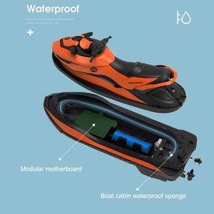 RC Speed ​​Boat 2,4 GHz Fjärrkontroll Motorbåtens snabbbåt Rivers och Lakes Water Toys For Pools Lakes Boys Gift