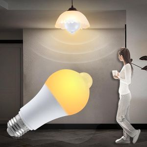 Luci notturne Accensione automatica Spegnimento Sensore di movimento PIR Lampadina Sensibile agli infrarossi 85-265V 12W 15W 18W B22 E27 Lampada a LED con