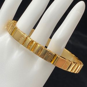 Designer Love Bracte для женщин Мужчины Люксы дизайнеры Золотой браслет хип-хоп Мужская буква Браслеты для девушки D2112223Z