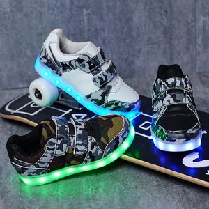 Taglia 25-37 Scarpe LED per bambini per ragazzi Caricabatterie USB per ragazze Schoenen Kids Chaussure Enfant Sneaker luminosa luminosa con suola leggera LJ200907