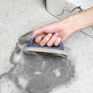 Necessità quotidiane Spazzola per la pulizia Multifunzionale con manico Paglietta per vasca da bagno Cucina Lavastoviglie Spazzola per pavimenti Spugna per pulire RRD13599