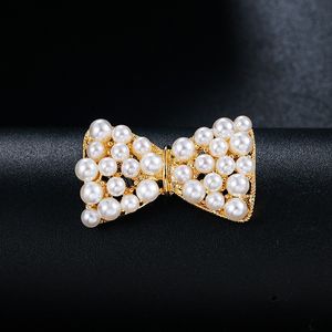 Rhinestone Pearl Bowknot Broscher Kristaller Smycken För Kvinnor Bridal Flower Weddings Party Office Brosch Pins Gifts Hög kvalitet