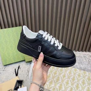 Unisex Última plataforma de moda Snealer, zapatos de diseñador para pareja Regalo de cuero genuino para los amantes Tamaño 35-44cm