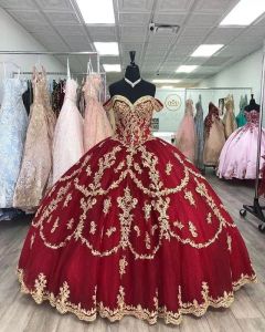 Burgundy Puchy Princess Princess Quinceanera Платья с плеча Роскошные Золотые кружева Аппликация на шнуровке Сладкий 16 PROM Vestidos de 15 Años CG001