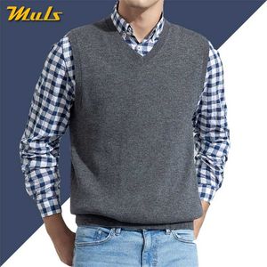 Mężczyźni sweter bez rękawów kamizelka mężczyzna jesień wiosna bawełna dzianiny solidne kamizelka sweter człowiek biznesu v neck top slim fit 3xl 211221