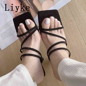 Slippers Liyke Nieuwe Lage Dunne Hakken Vrouwen Muilezels Mode Open Teen Kristal Smalle Band Dames Sandalen Strand Schoenen Slippers 220304