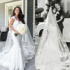 2021 White Mermaid Wedding Dresses Plus Size Lace Appliques Boho Bridal Gowns with Veil Sweep Train robes de mariée