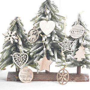 Ornamenti natalizi vuoti Cuore Fiocco di neve Albero di Natale Angelo Ciondolo appeso in legno Ciondolo piccolo cavo in legno intagliato al laser