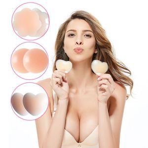 Novo 6.5cm Reutilizável Invisível Auto Adesivo Silicone Mamilo Cobre Bra Pasties Pad Frete Grátis 3 Design Misturado