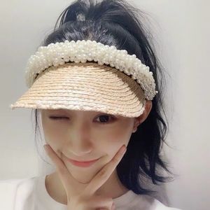 Wholesale New Women Pearl Headband Hat Raffia Visor Caps For Girls Beach Hats Braided Fashion Cap Lady Summer Straw Sun Hat Y200602