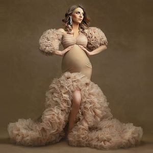 Blommig volang gravidbalklänningar Sexiga delade pösiga ärmar Elastiska specialtillverkade kvinnor sjöjungfrufestklänningar plus storlek