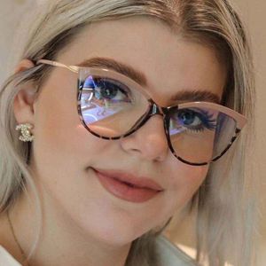 Sunglasses Anti Blue Light Blocking Cat Eye Glasses Gradient Color Frame Women Luxury Designer Retro Eyeglasses For Ladies Optical