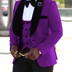 Marca New Groomsmen Xaile Velvet lapela do noivo smoking roxo e preto Homens ternos de casamento melhor homem Blazer (jaqueta + calça + Bow Tie + Vest) L606