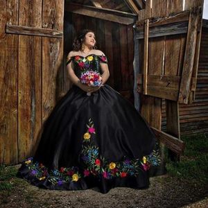 Mexico Charro Black Sweet 16 Dresses Girls Embroidered Beaded Off The Shoulder Satin Ball Gown Long Quinceanera Dress Prom Graduat300u