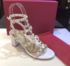 2020 Neue Lackleder Spannd High Heels Frauen Einzigartige Designer Bezieht Sich Auf Kleid Hochzeitschuhe Sexy Schuhe Buchstab 1010